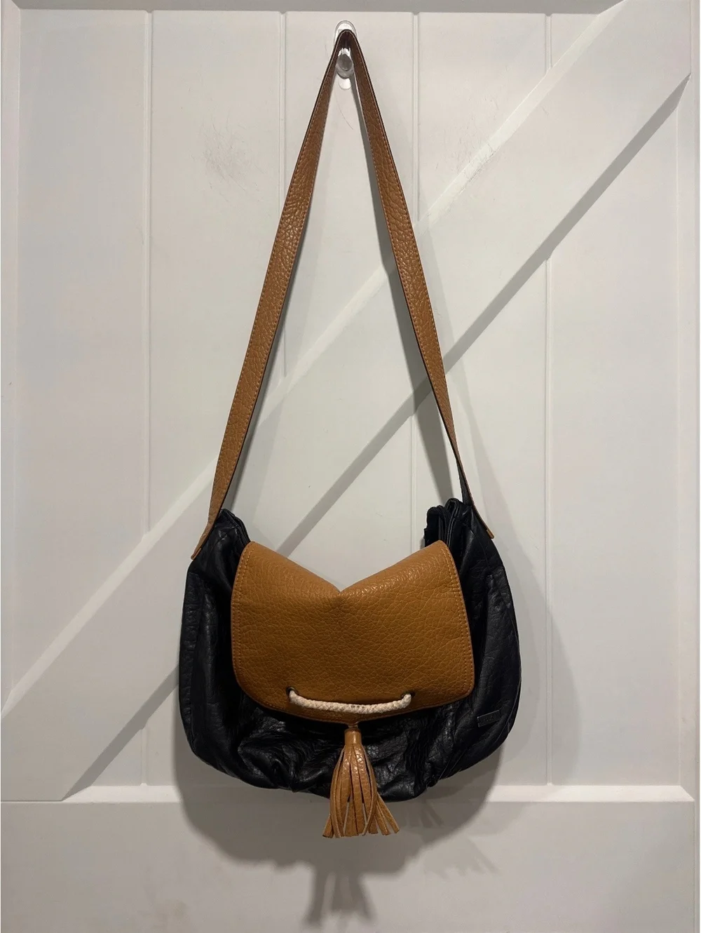 Roxy Vintage Y2K Two-Tone Black and Brown Faux Leather Shoulder Bag with Tassel